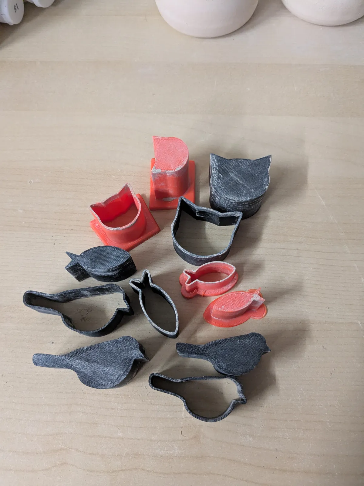Een aantal plastic vormpjes